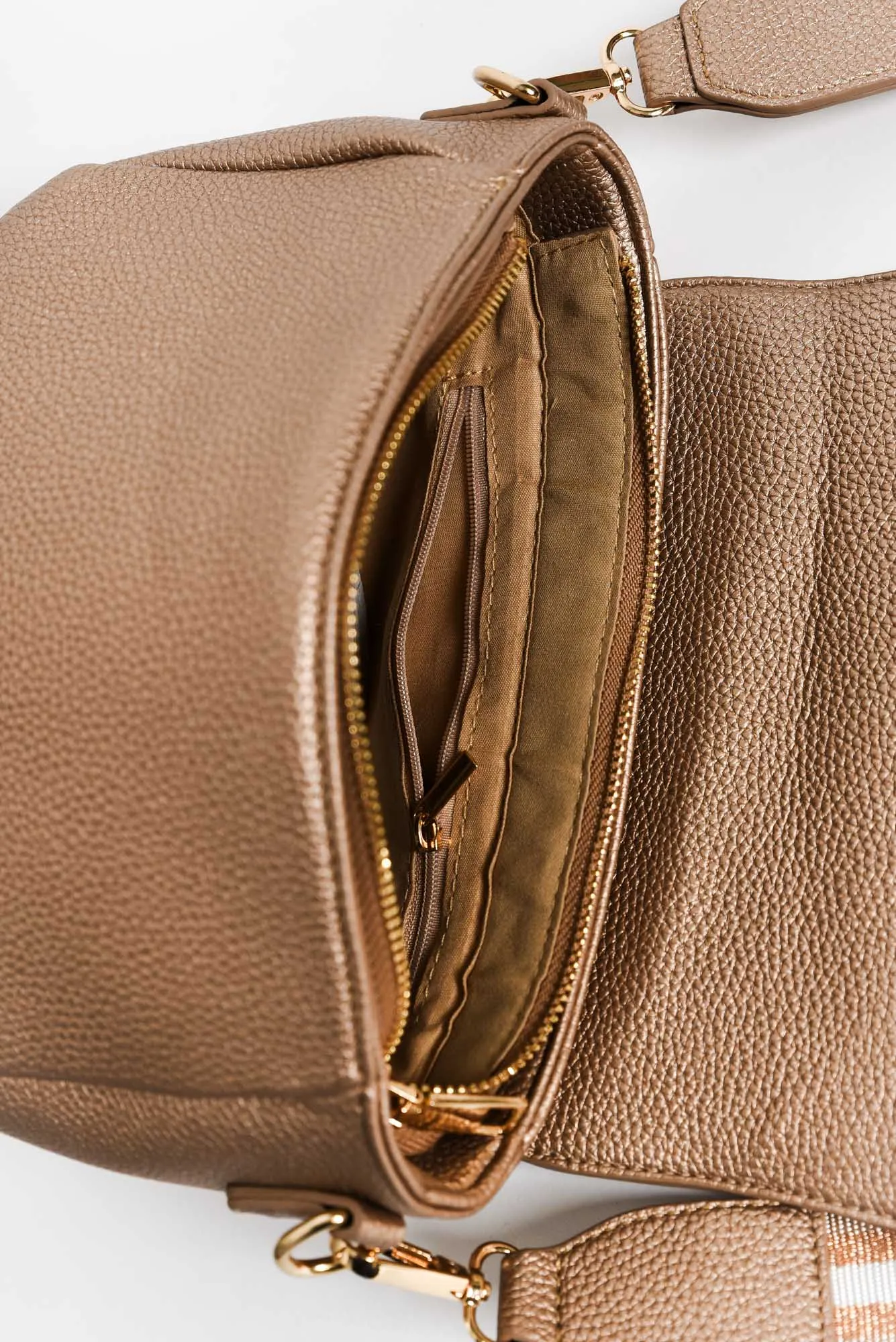 Alle Bronze Saddle Crossbody Bag