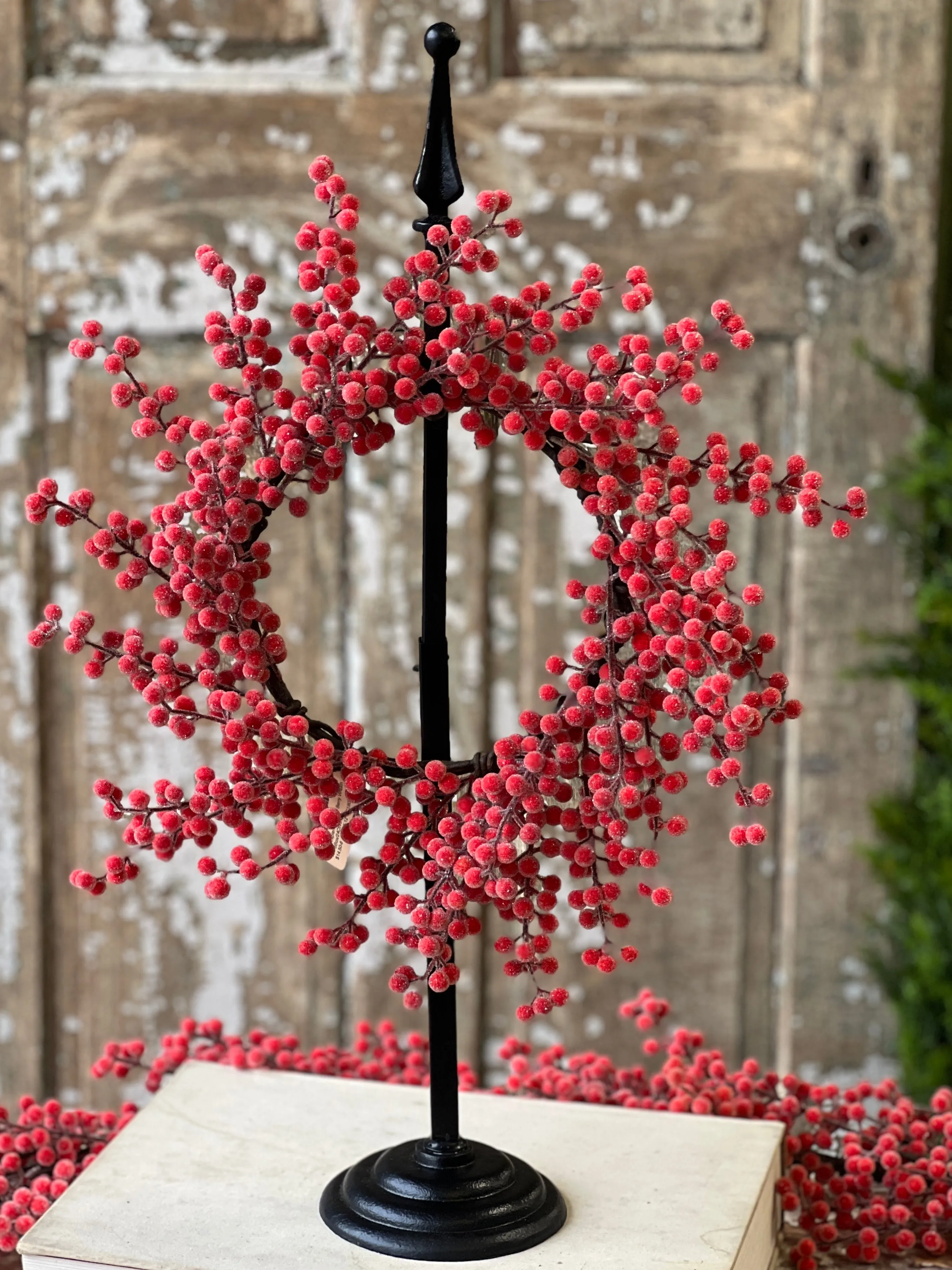 Finial Wreath Holder | 21.5"