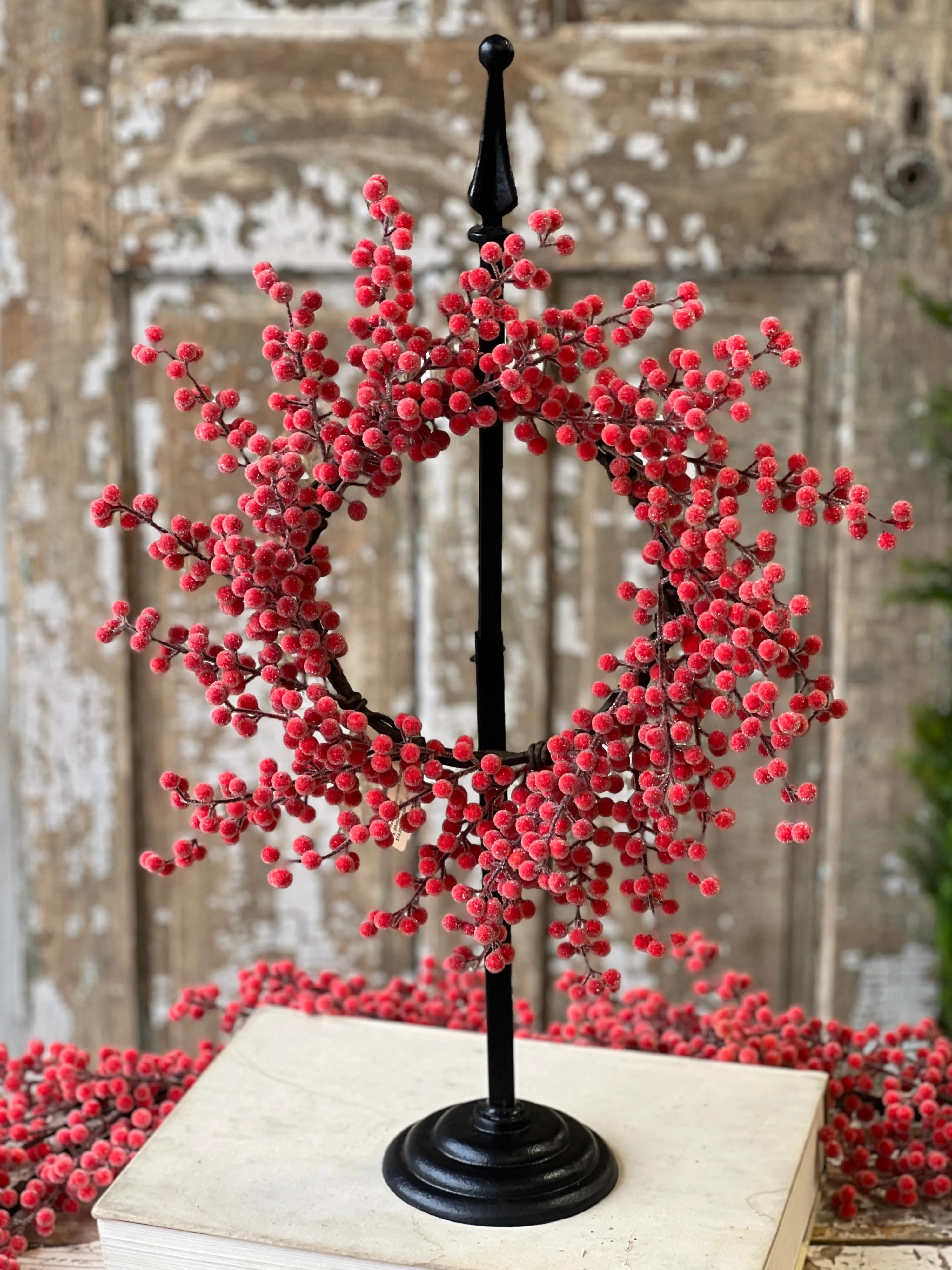 Finial Wreath Holder | 21.5"