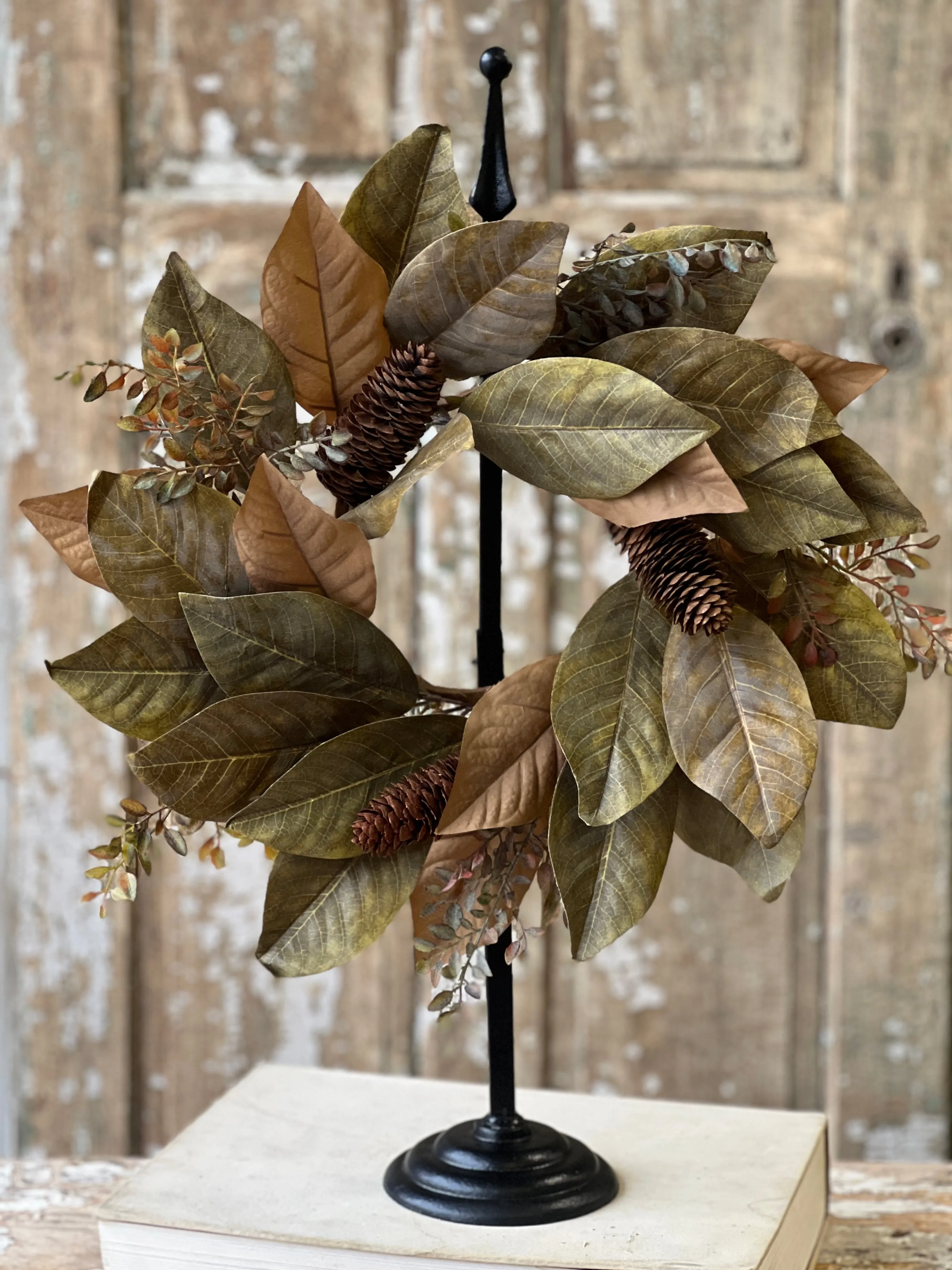 Finial Wreath Holder | 21.5"