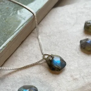 Lucent Necklace Silver Labradorite